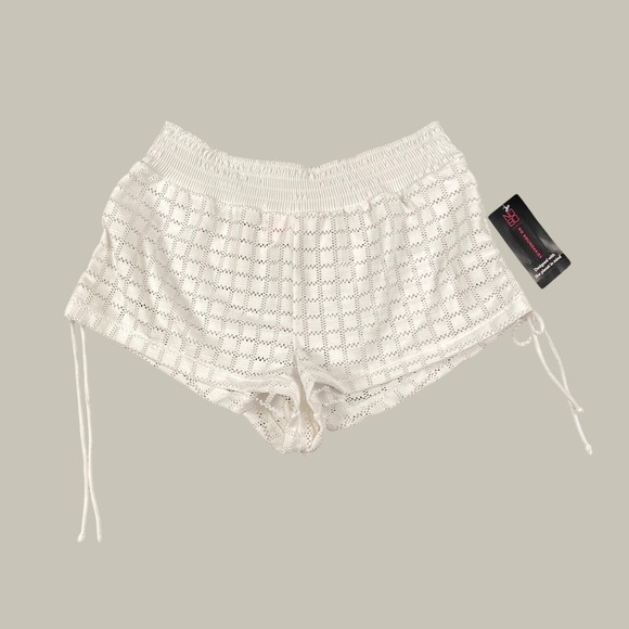 No Boundaries Other - No Boundaries Womens White Pointelle Smocked Swim Boardshorts Large 11-13 NWT